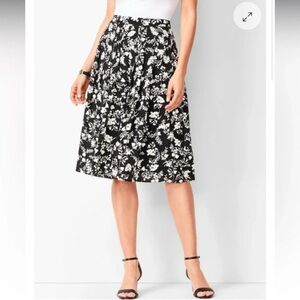TALBOTS FLORAL PLEATED MIDI SKIRT Size 14